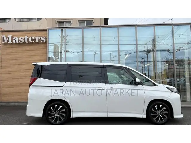 Toyota Noah 2023 Pearl