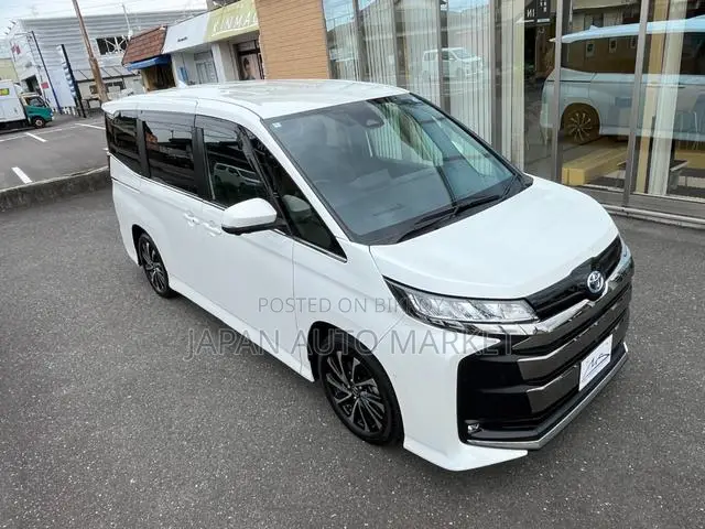 Toyota Noah 2023 Pearl