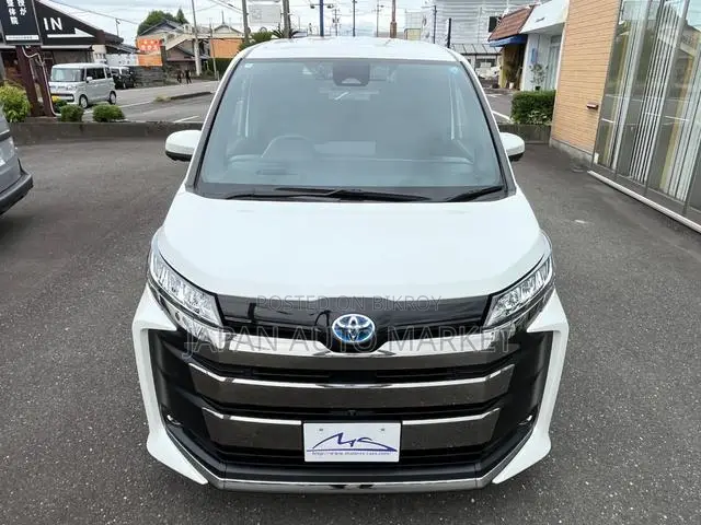 Toyota Noah 2023 Pearl