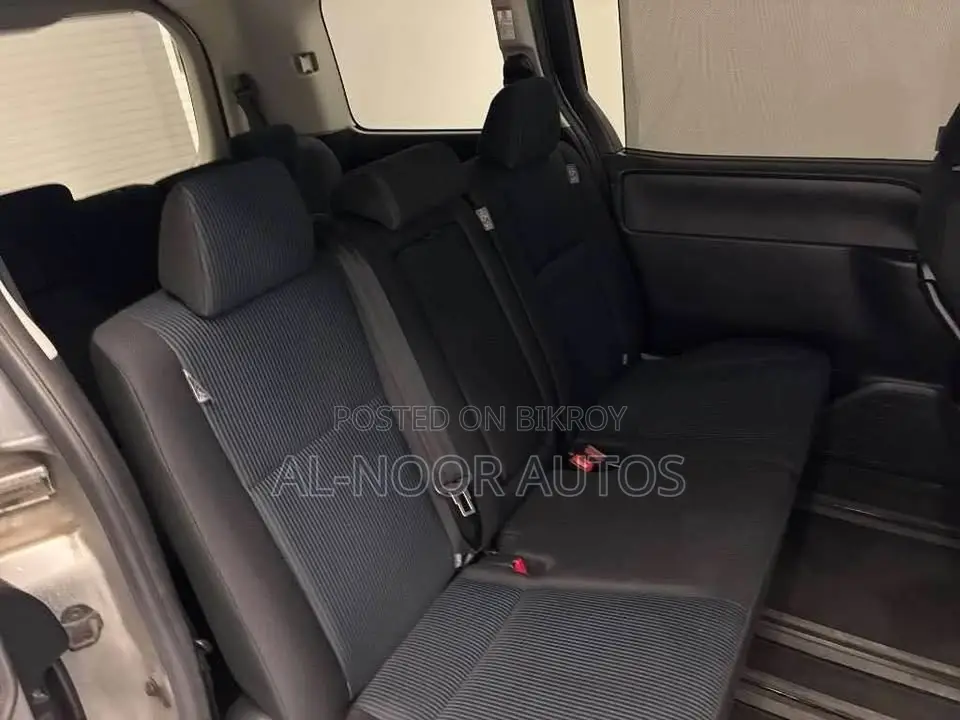 Toyota Noah 2.0 Front Wheel Drive (8 Seater) 2021 Silver