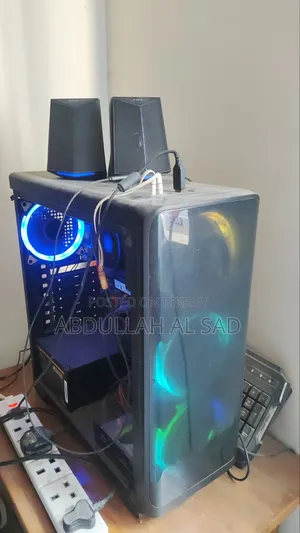 Desktop Computer Asus 8GB AMD Ryzen 5 SSD 256GB