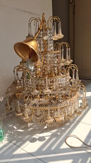 ঝাড়বাতি মাঝারি সাইজ