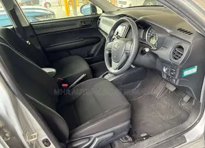Toyota Axio 2021 Silver