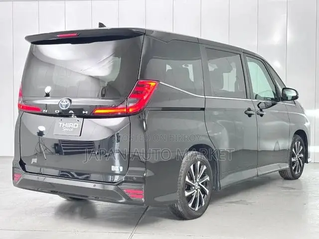 Toyota Noah 2022 Black
