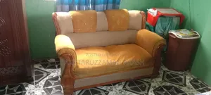 সেগুন কাঠের ২ সিটের সোফা সেট বিক্রয় হবে।