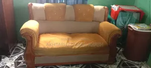 সেগুন কাঠের ২ সিটের সোফা সেট বিক্রয় হবে।