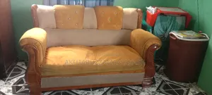 সেগুন কাঠের ২ সিটের সোফা সেট বিক্রয় হবে।