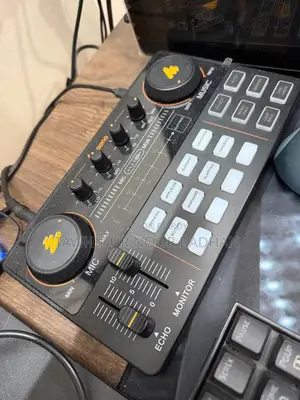 MAONO AU-AM200 MAONOCASTER Lite All-in-One Podcast Production Studio