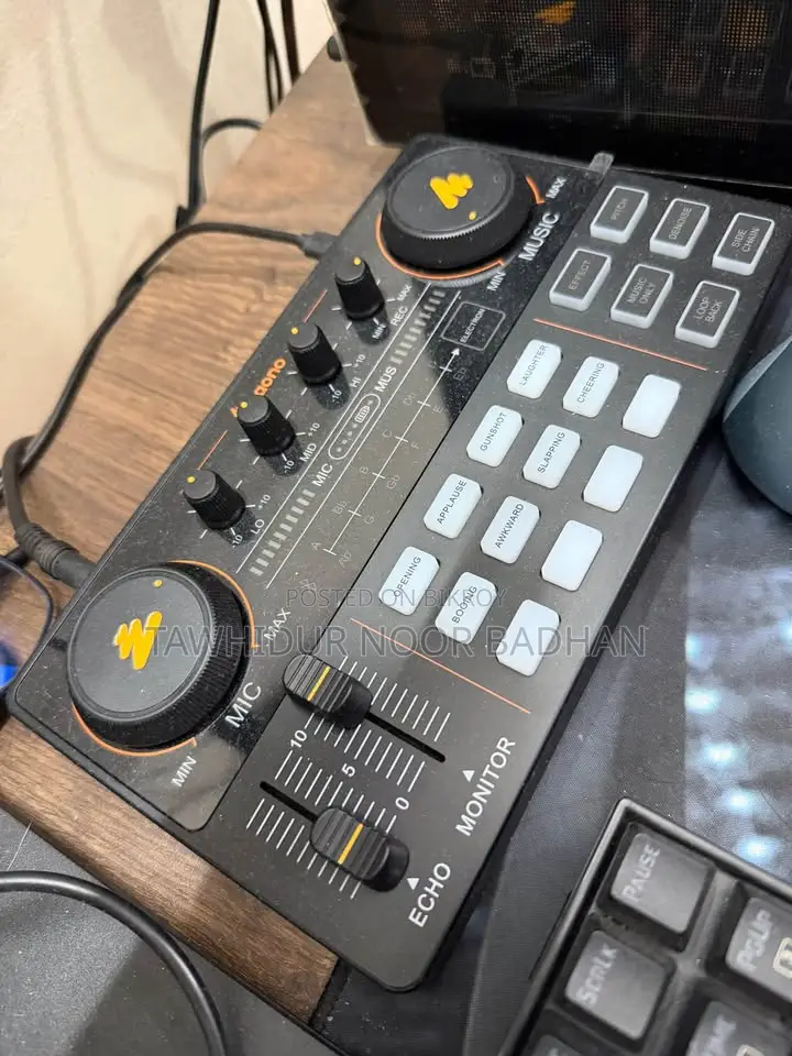 MAONO AU-AM200 MAONOCASTER Lite All-in-One Podcast Production Studio