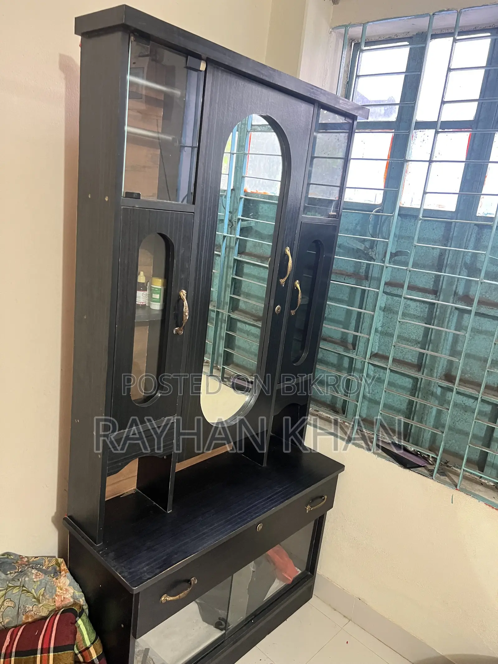 Dressing Table Bikri Kora Hobe