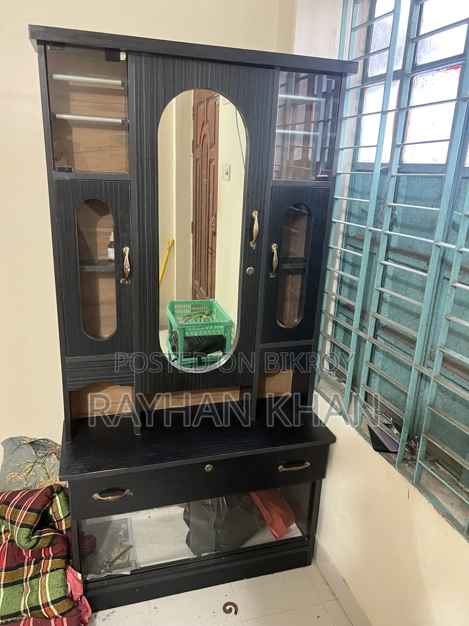 Dressing Table Bikri Kora Hobe