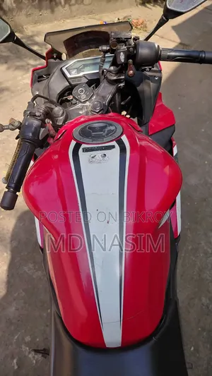 হোন্ডা সিবিআর ২০১৮ লাল