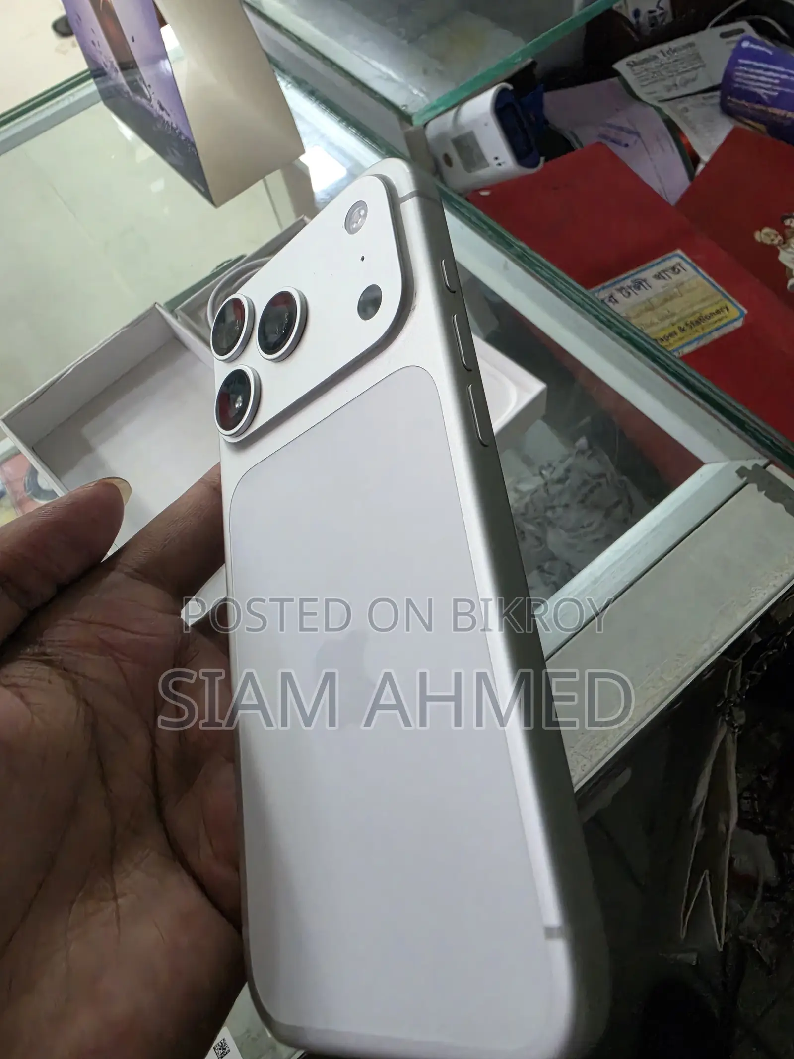 অ্যাপল আইফোন ১৭ প্রো ২৫৬ জিবি সিলভার