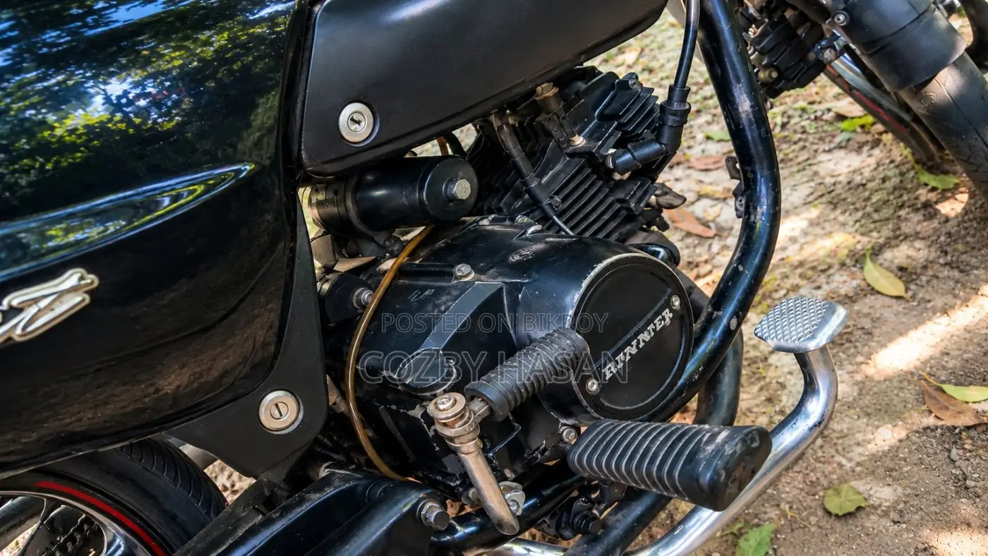 Runner Bullet 100 2018 Black