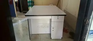অফিস/ ডেস্ক টেবিল