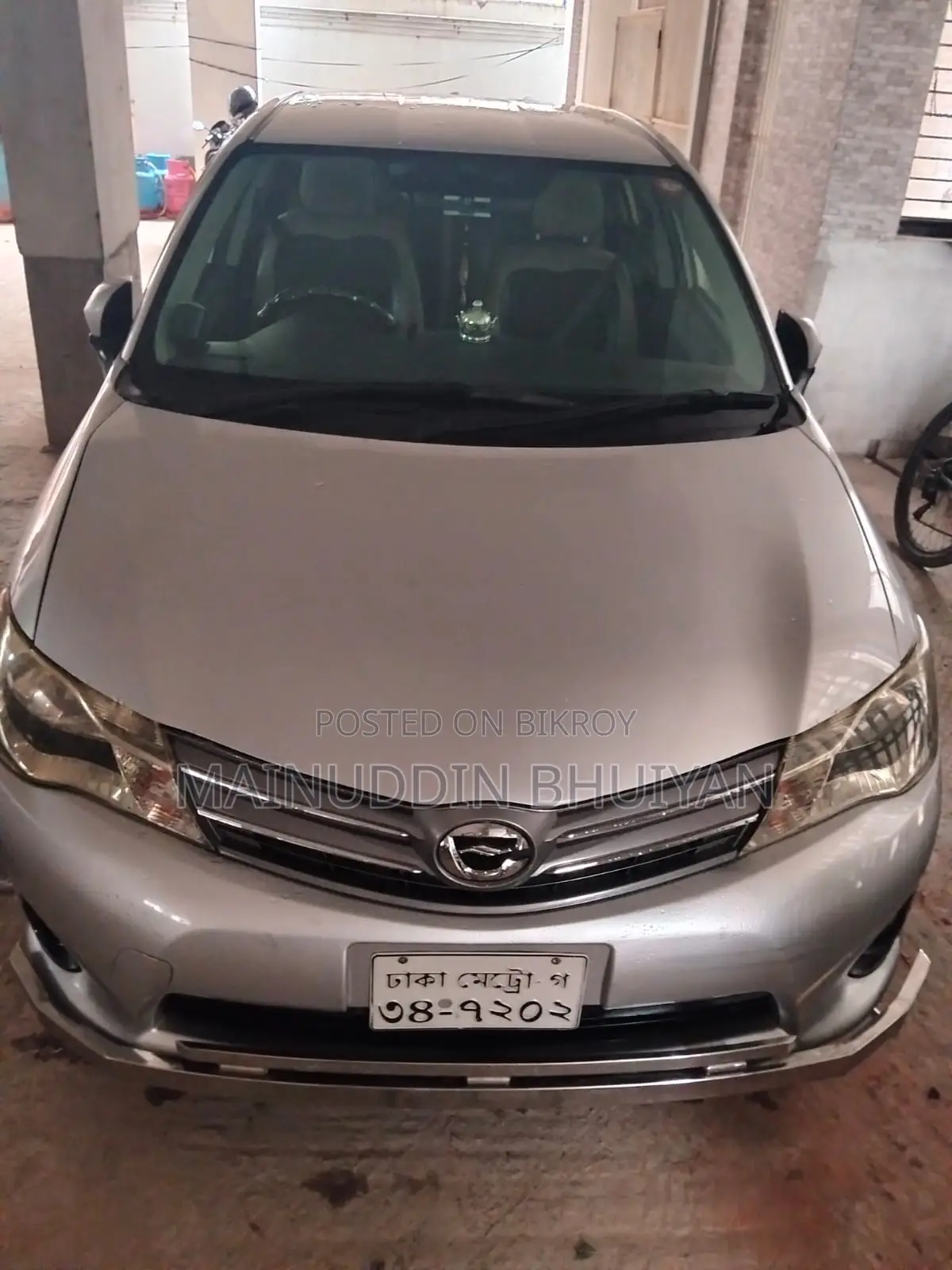 টয়োটা এক্সিও ২০১২ রূপালি
