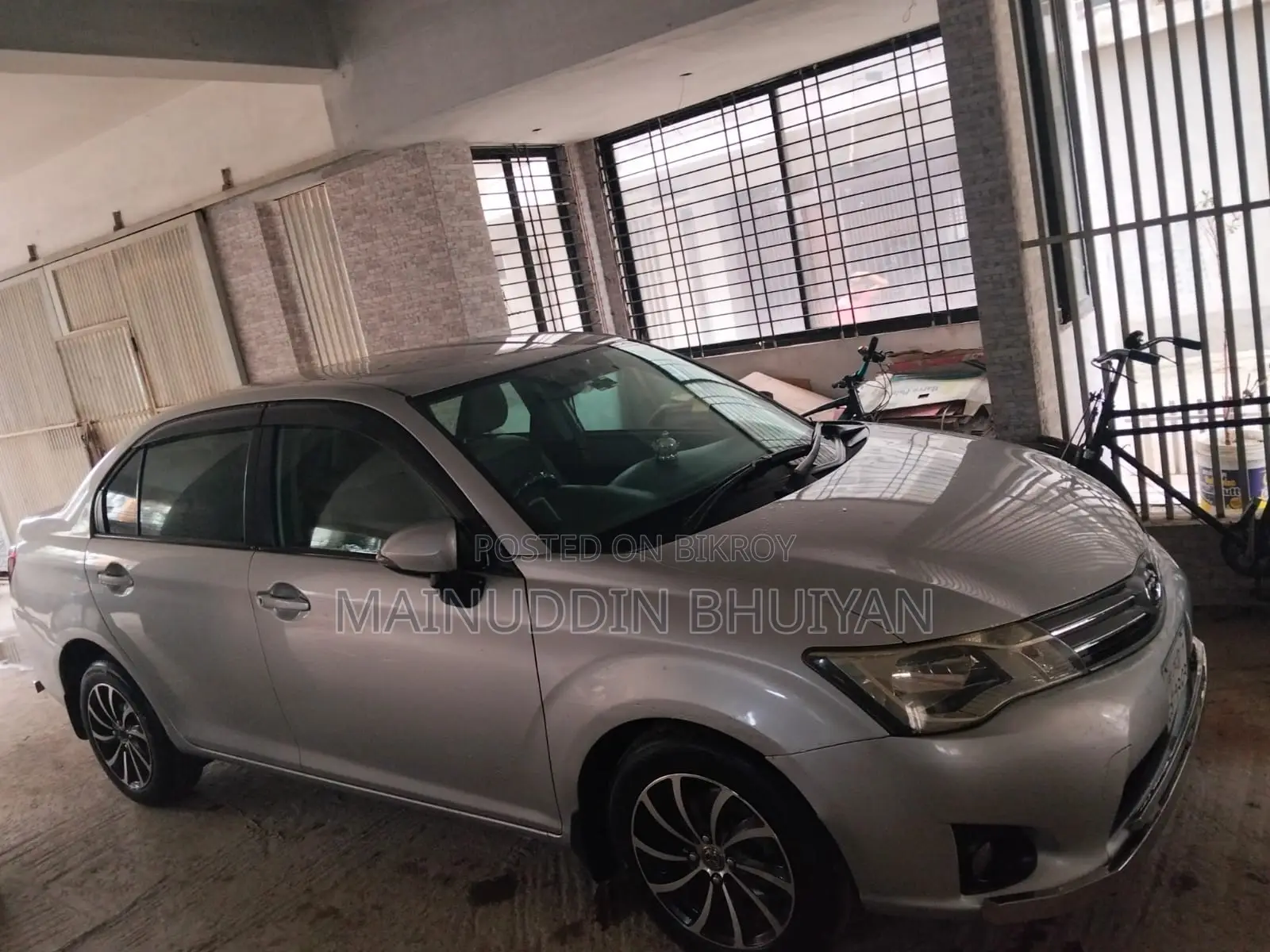 টয়োটা এক্সিও ২০১২ রূপালি