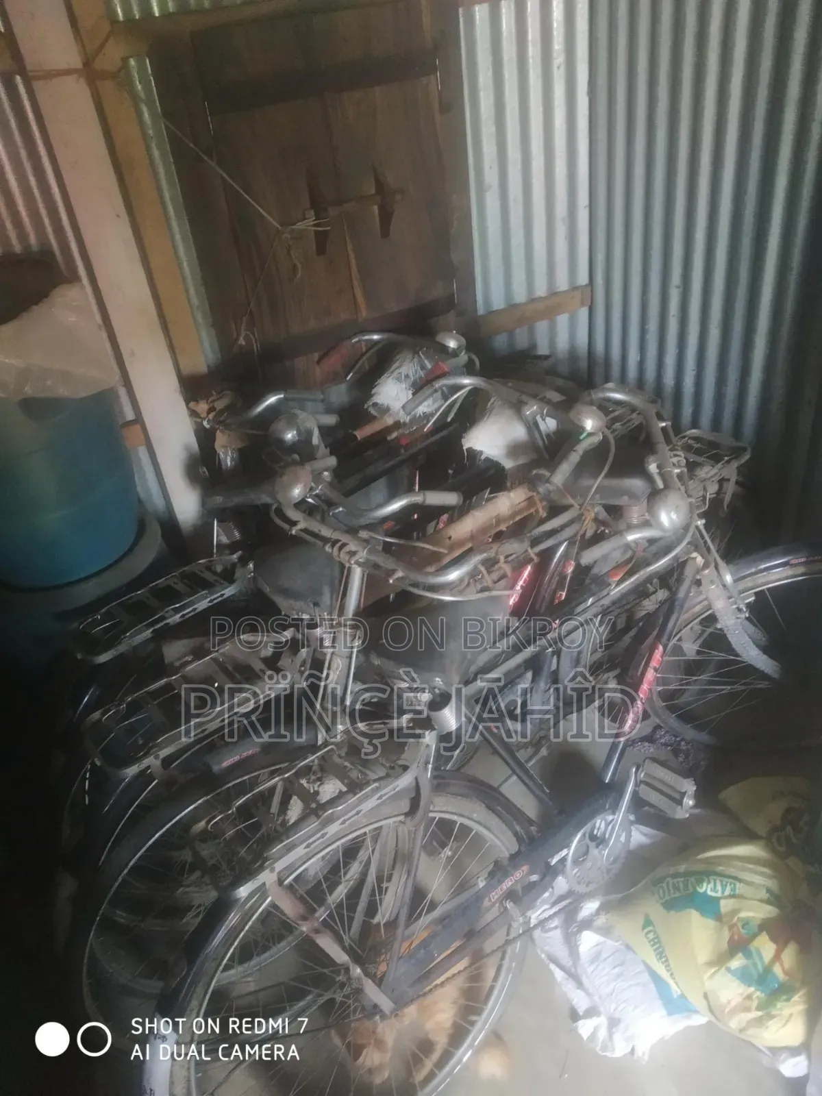 ৬ টা সাইকেল নতুন ফুল ফ্রেশ কমে দিয়ে দিব