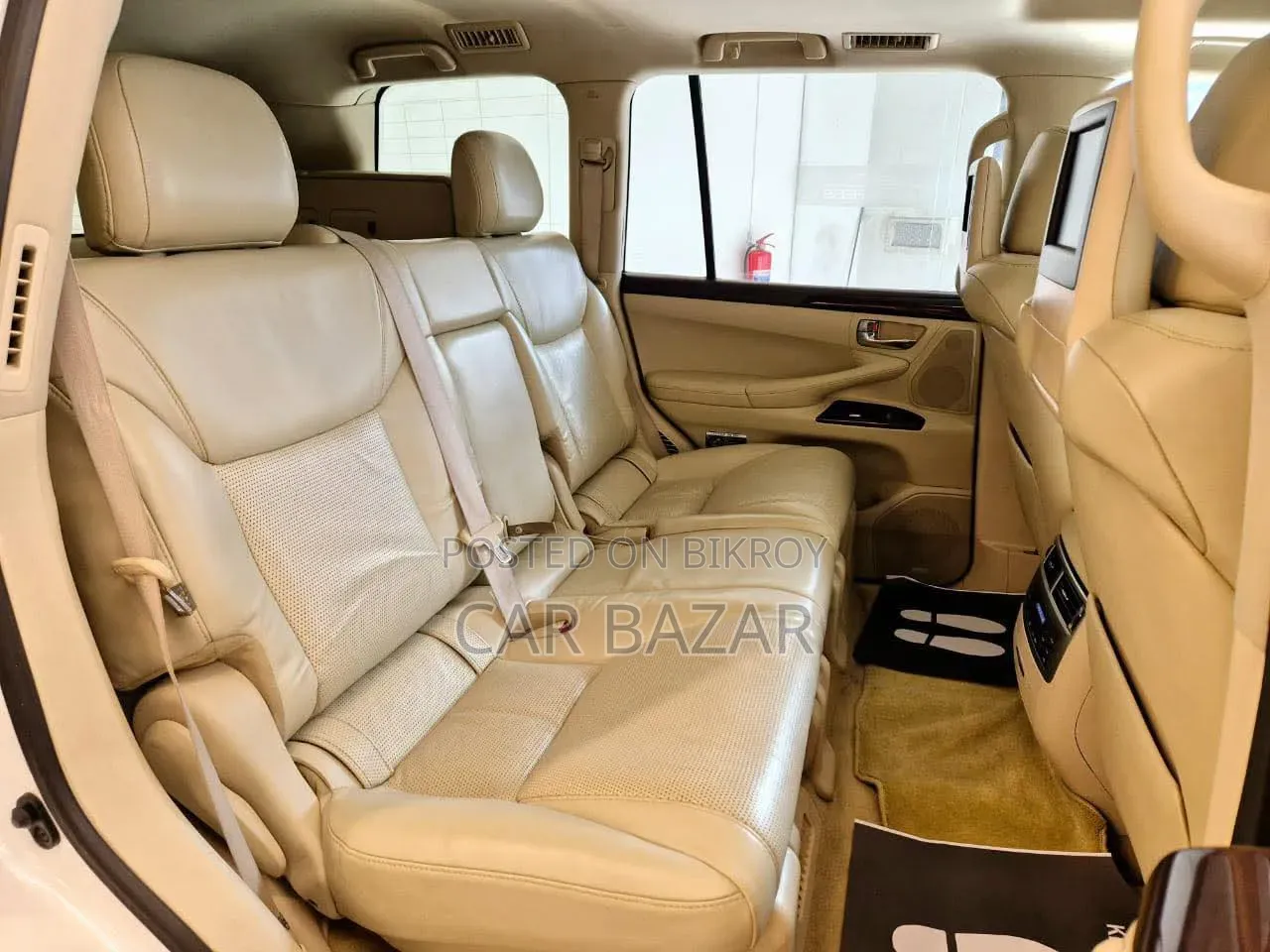 Lexus LX 570 All-Wheel Drive 2013 White