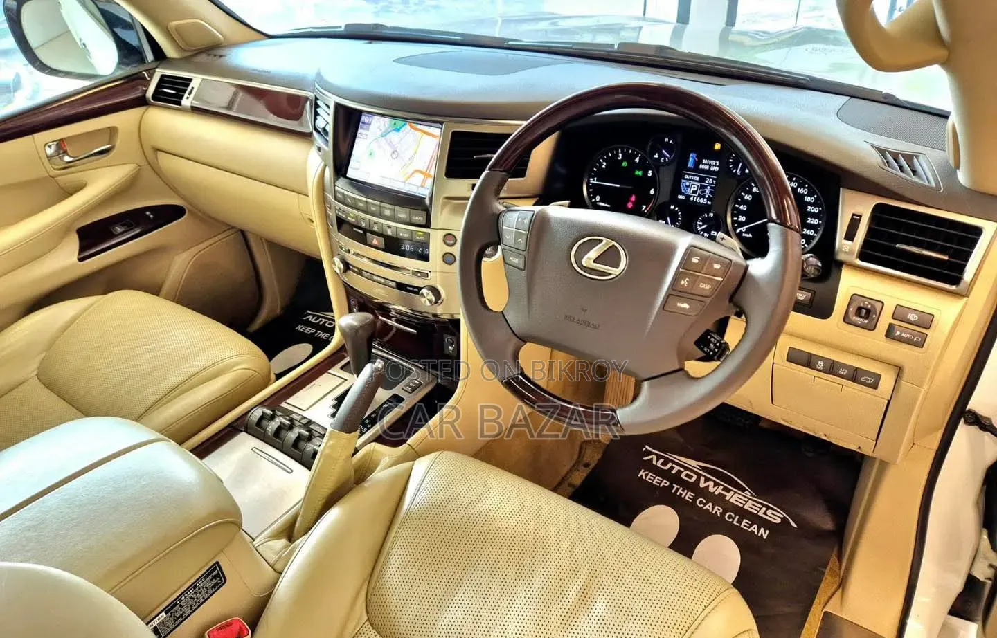 Lexus LX 570 All-Wheel Drive 2013 White