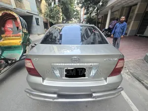 টয়োটা করোল্লা সেডান ২০০৫ গোল্ড