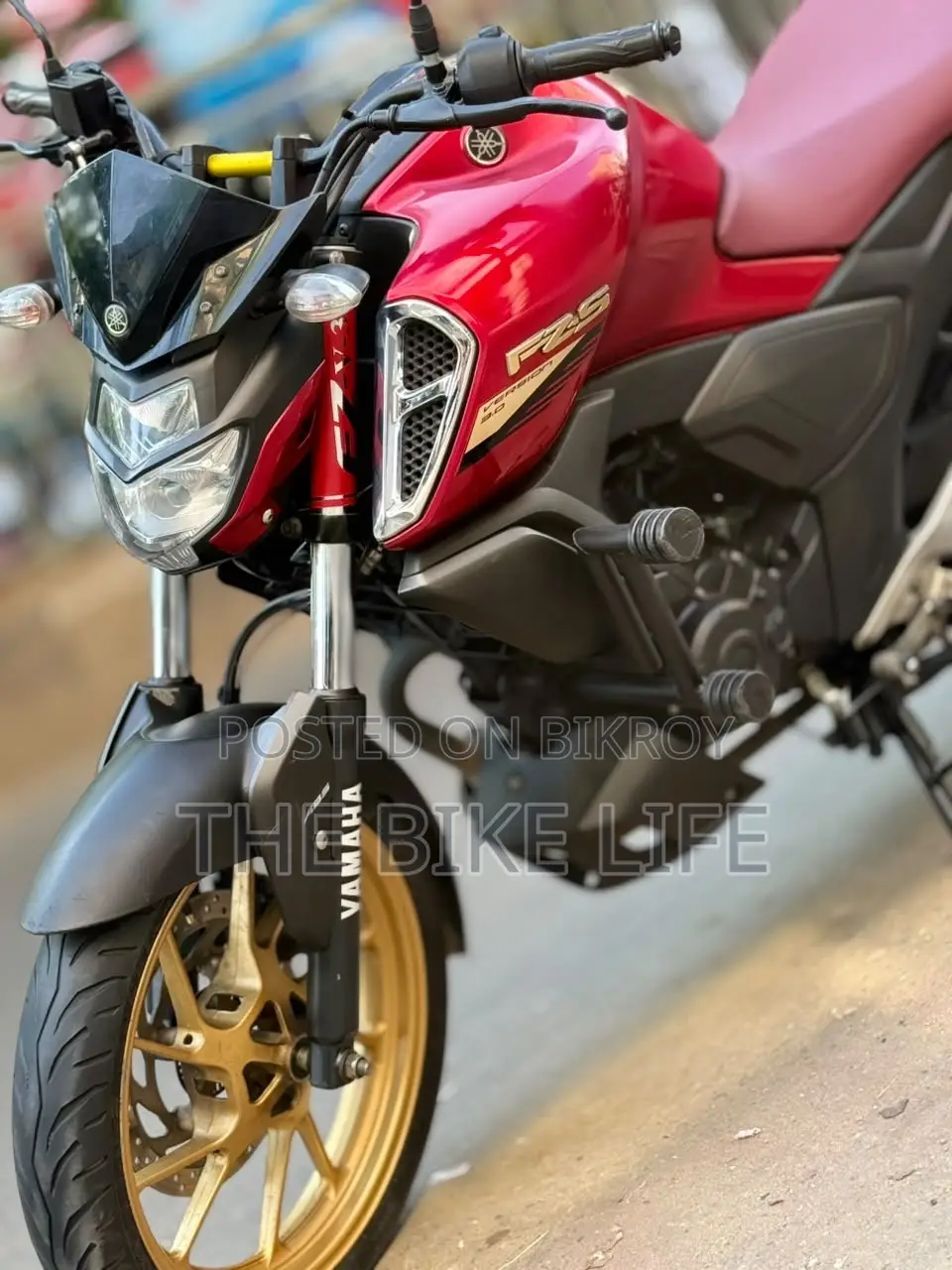 ইয়ামাহা এফজেএস ভি৩ ২০২২ লাল