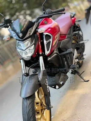 ইয়ামাহা এফজেএস ভি৩ ২০২২ লাল