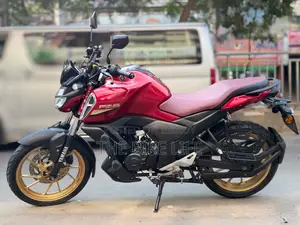 ইয়ামাহা এফজেএস ভি৩ ২০২২ লাল