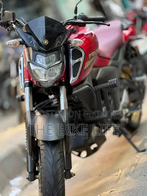 ইয়ামাহা এফজেএস ভি৩ ২০২২ লাল