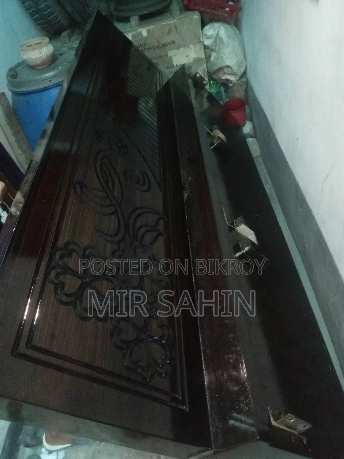 খুবই ভালো একটা খাট এক মাস হইছে কেনা হয়েছে!কোন সমস্যা নাই