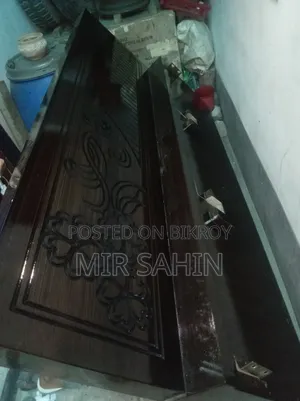 খুবই ভালো একটা খাট এক মাস হইছে কেনা হয়েছে!কোন সমস্যা নাই