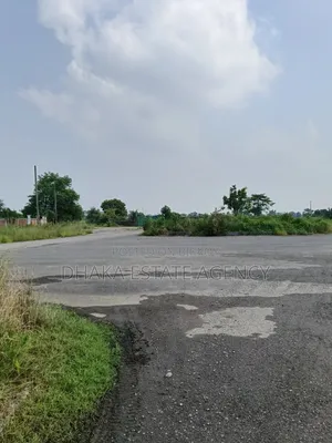 সেক্টর-১৭এ, ৬০ ফুট রোড ৩ কাঠা প্লট বিক্রি