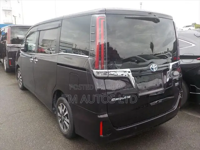 Toyota Esquire 2021 Red