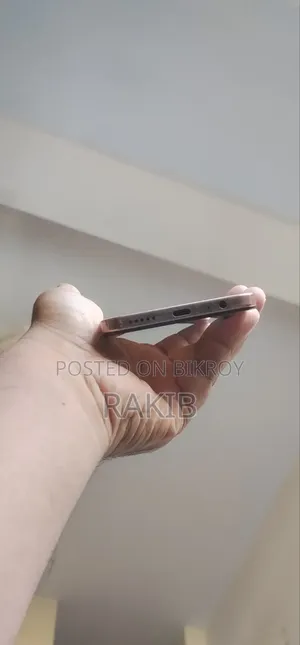 Vivo Y28 128 GB Gold