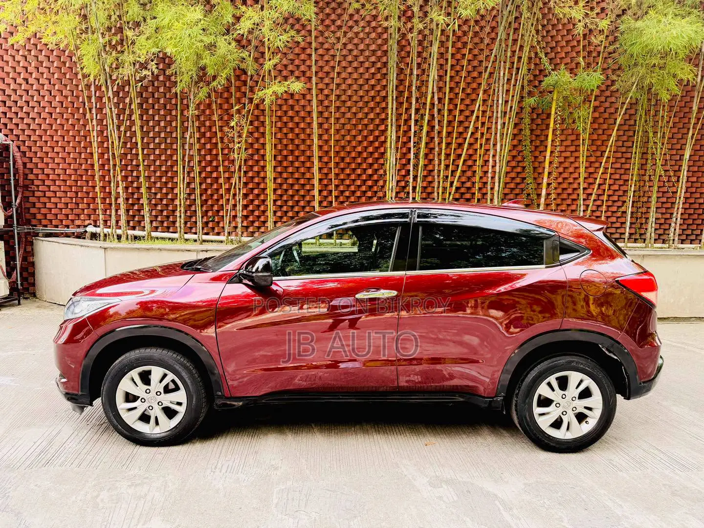Honda Vezel 2015 Red