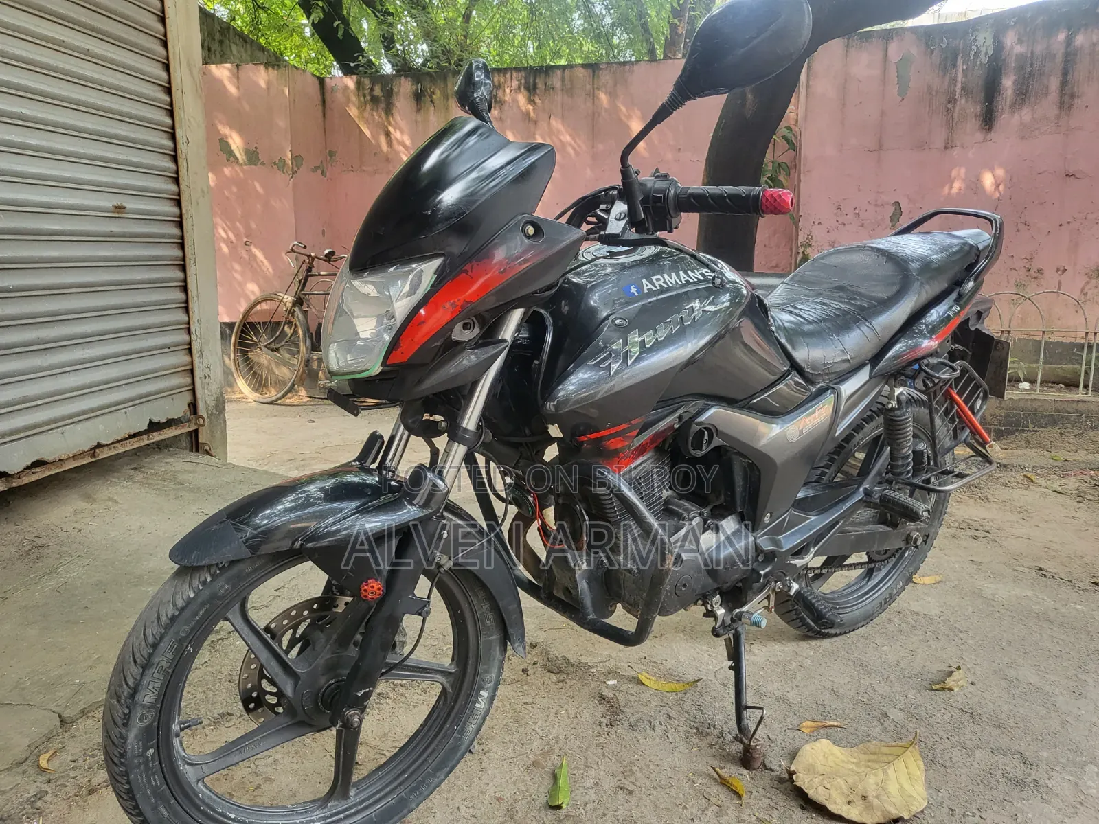 হিরো হাঙ্ক ২০১৭ কালো