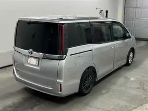 Toyota Noah 1.8 Front-Wheel Drive Hybrid (7 Seater) 2021 Silver