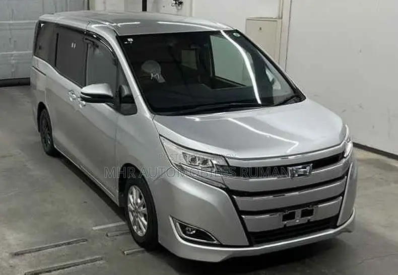 Toyota Noah 1.8 Front-Wheel Drive Hybrid (7 Seater) 2021 Silver