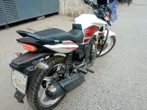 হিরো হাংক ২০১৭ হোয়াইট