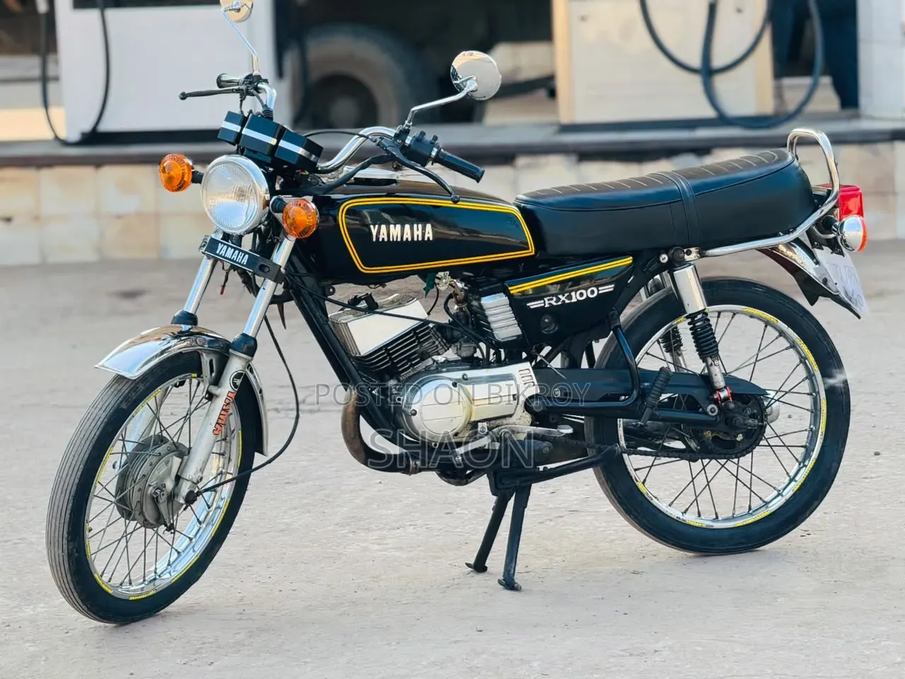 ইয়ামাহা ১৯৯৪ কালো