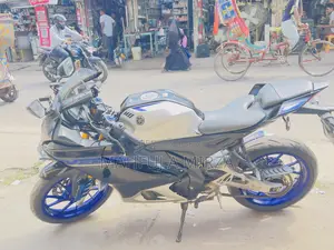Yamaha R15M 2024 Silver
