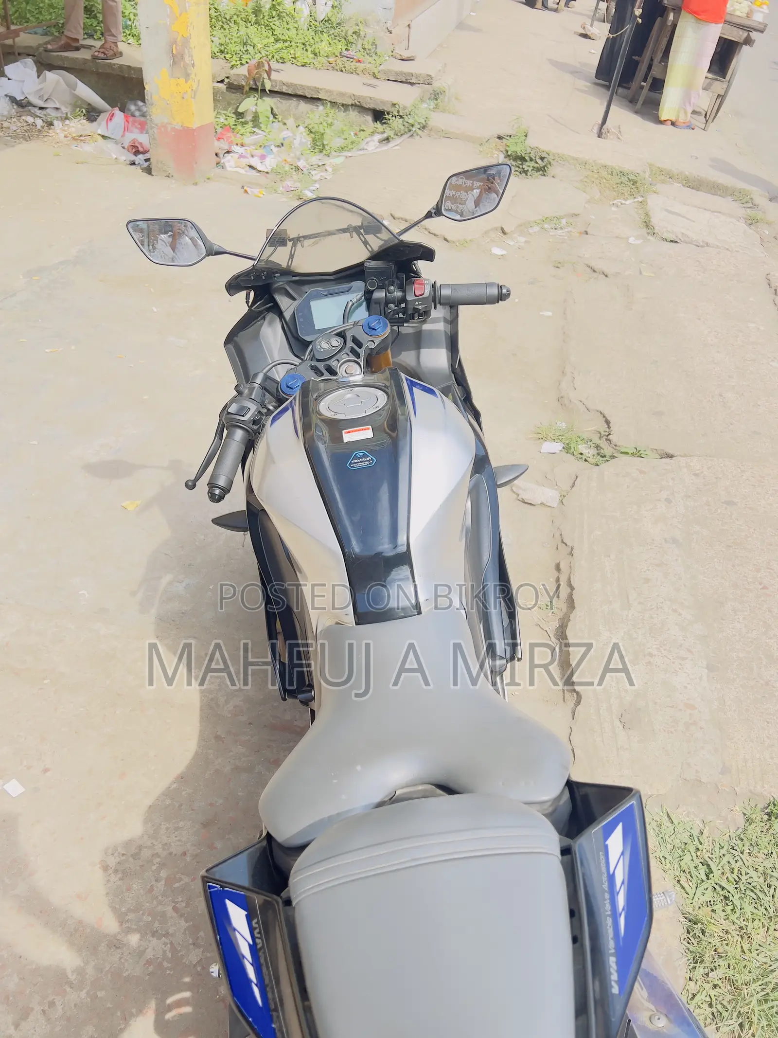 Yamaha R15M 2024 Silver