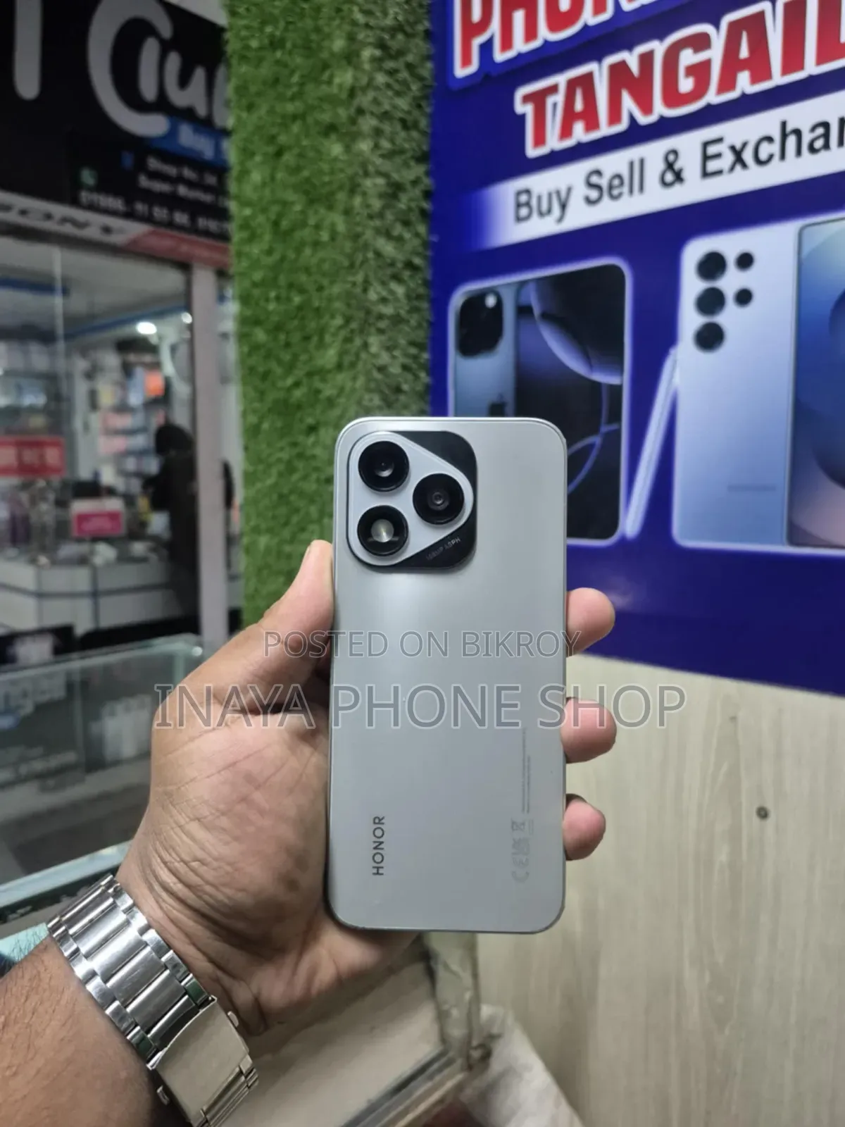 রিয়েলমি / অনার ৪০০ লাইট ২৫৬ জিবি