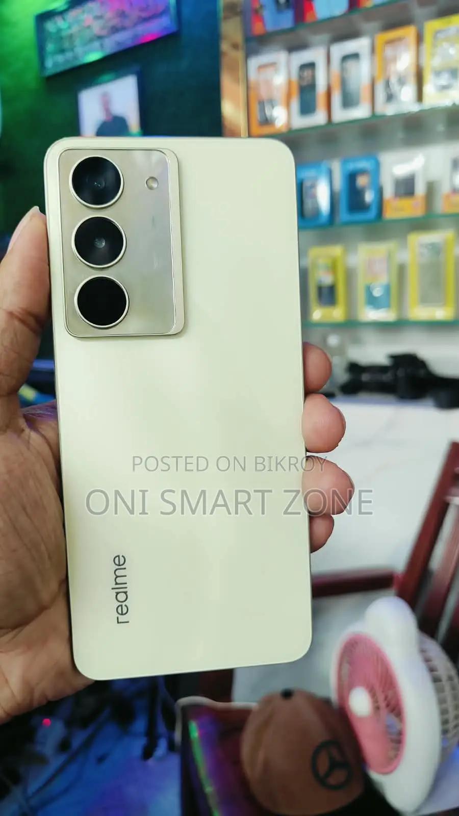 রিয়েলমি ১২৮ জিবি গোল্ড