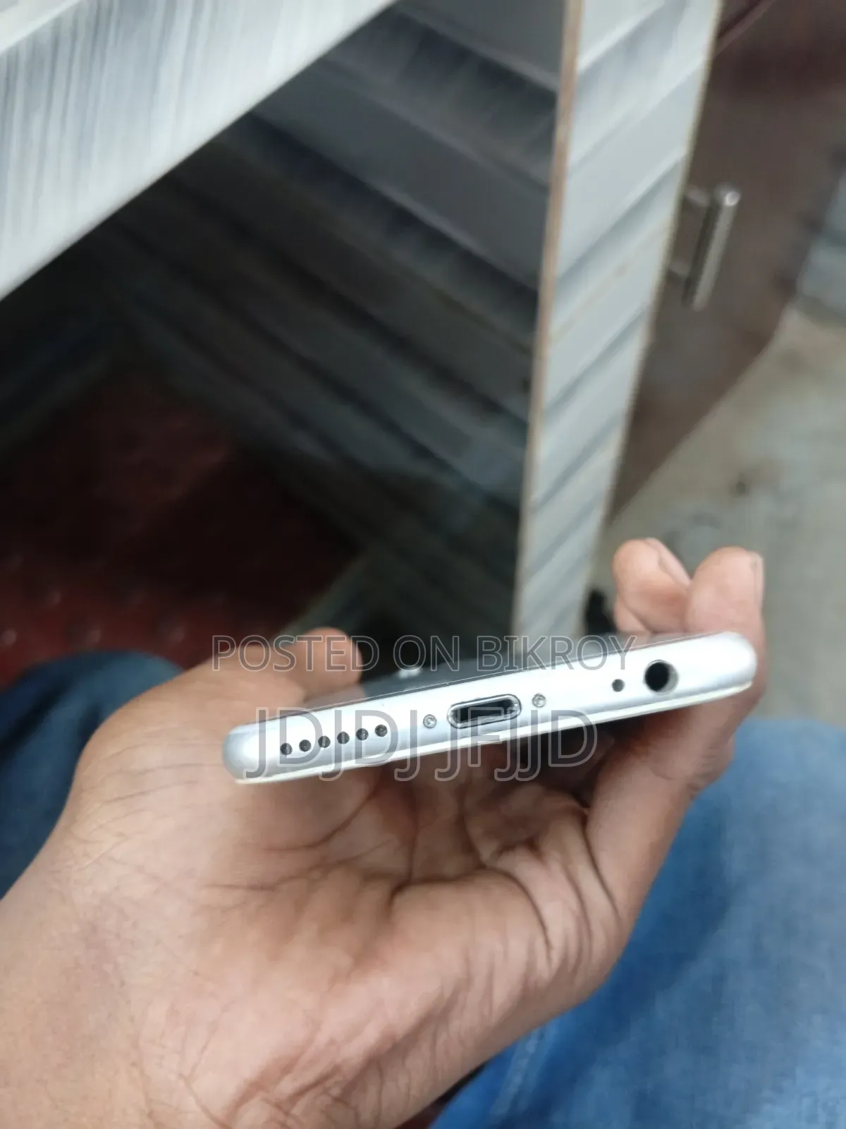 অ্যাপল আইফোন ৬এস ৩২ জিবি সাদা