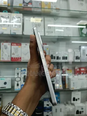 iQOO Z10 256 GB White