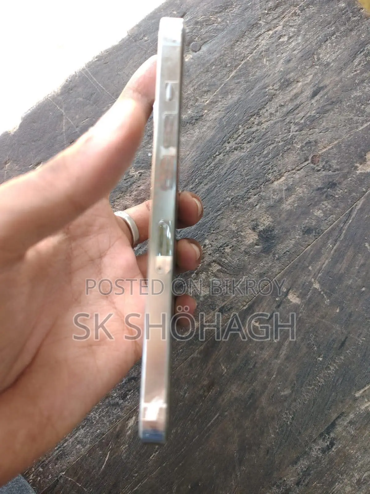 অ্যাপল আইফোন ১৩ প্রো ২৫৬ জিবি সাদা