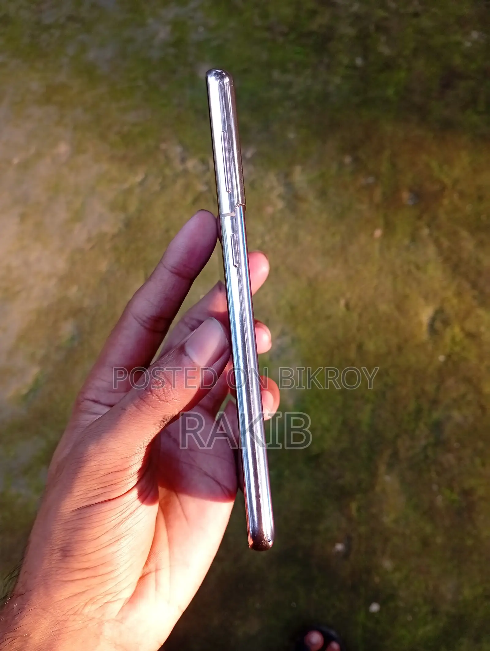 স্যামসাং গ্যালাক্সি এস২১ ৫জি ২৫৬ জিবি গোল্ড