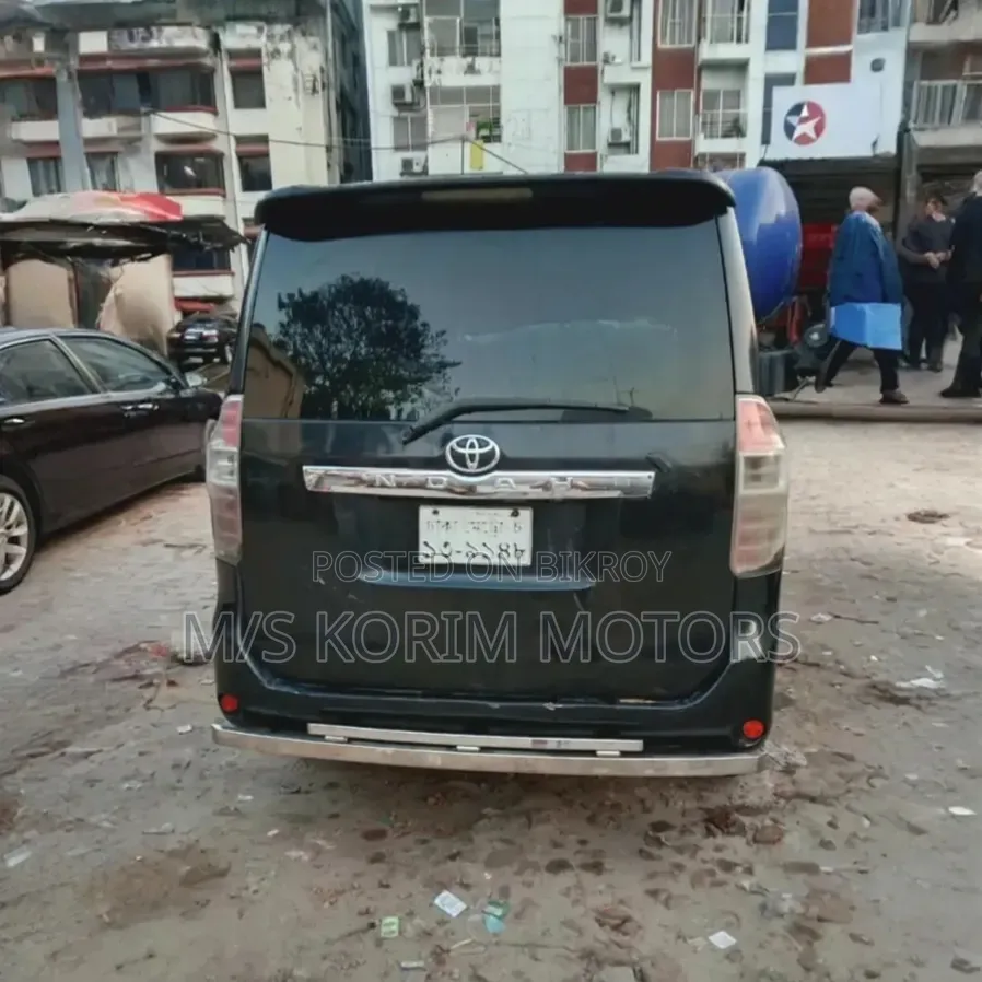 Toyota Noah 2008 Black