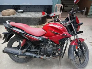 হিরো গ্ল্যামার বিএস৪ ২০১৭ লাল